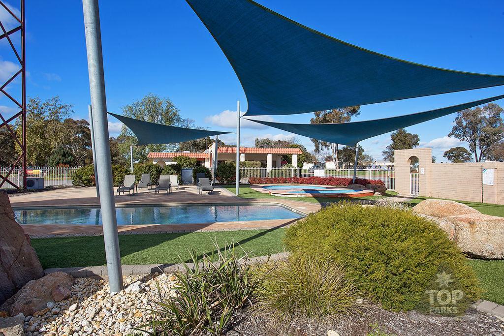 Horsham Holiday Park Buitenkant foto